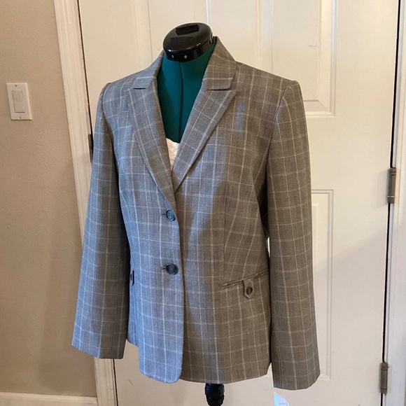 Women’s Suit Size 12 NWT Grey Plaid Blazer & Pant 2-Piece Dress Barn Lined - Picture 1 of 6